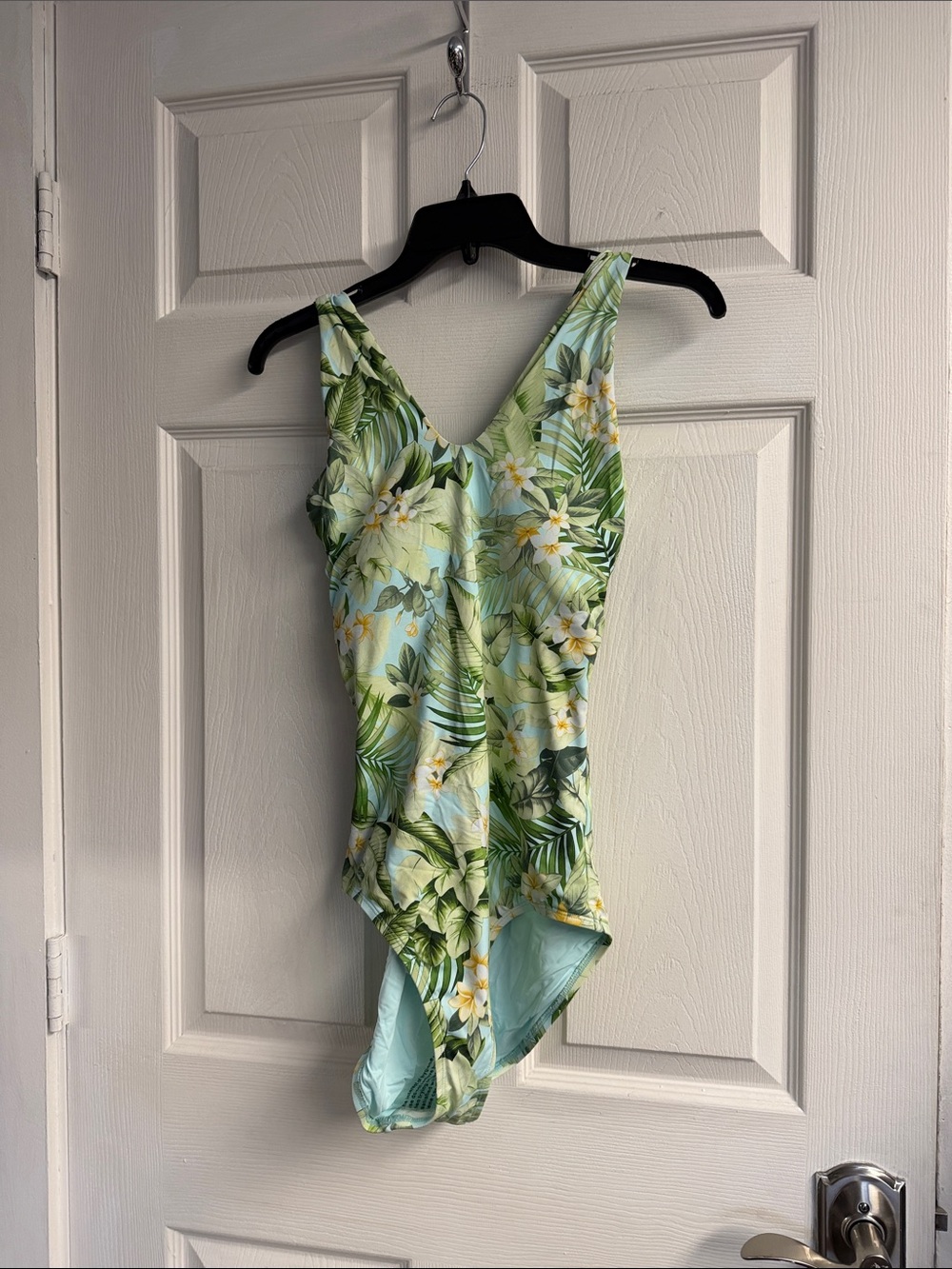 Tommy Bahama
Women's Paradise Fronds Twist High Neck One Piece Swimsuit